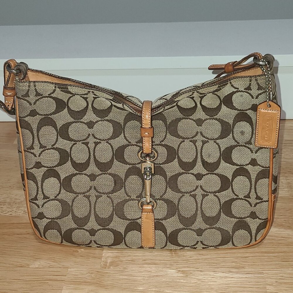 COACH VINATAGE HAMPTON SIGNATURE SHOULDER HANDBAG - KHAKI COLOR